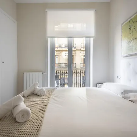Apartment Urbieta Korner - Local Rentss