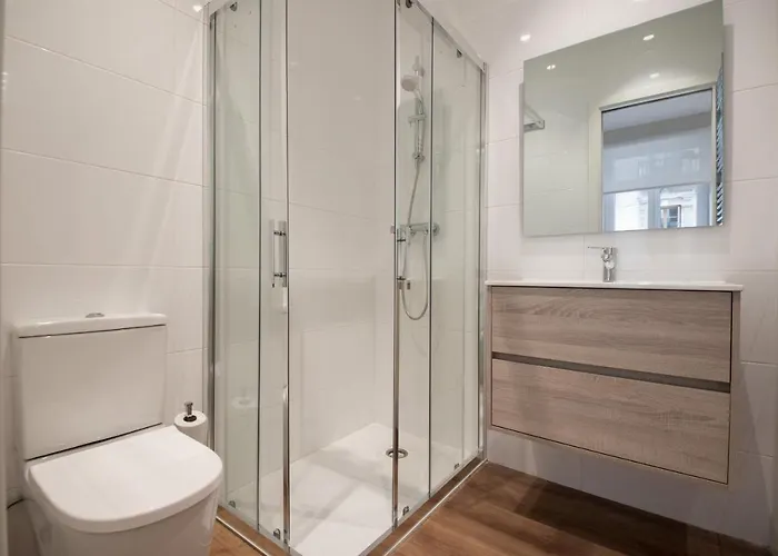 Apartment Urbieta Korner - Local Rentss *