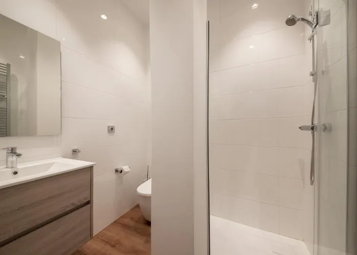 Urbieta Korner - Local Rentss Apartment *