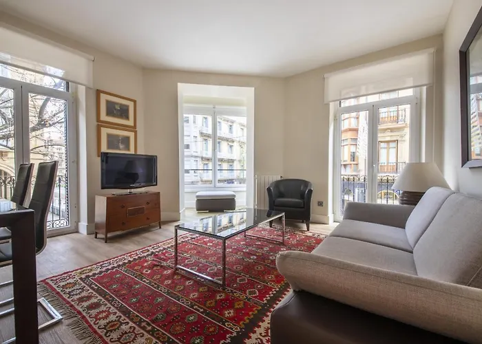 Apartment Urbieta Korner - Local Rentss *